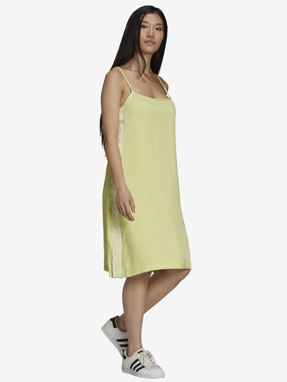 Levně adidas Originals Šaty Žlutá