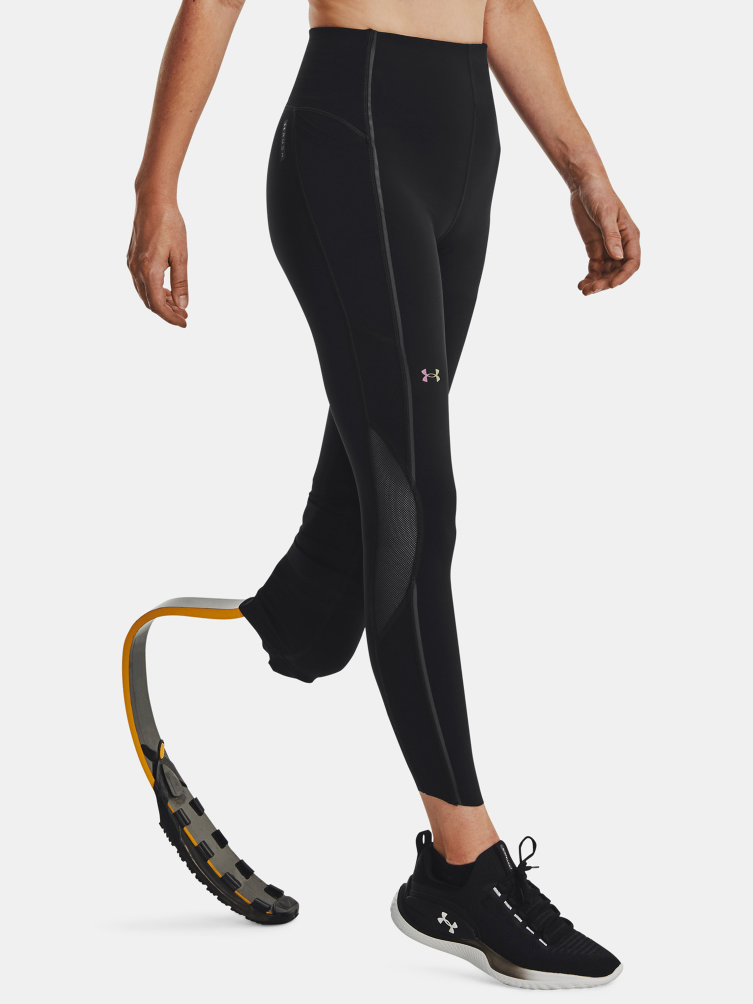 Under Armour Cropped Leggings in Black - Size Small**